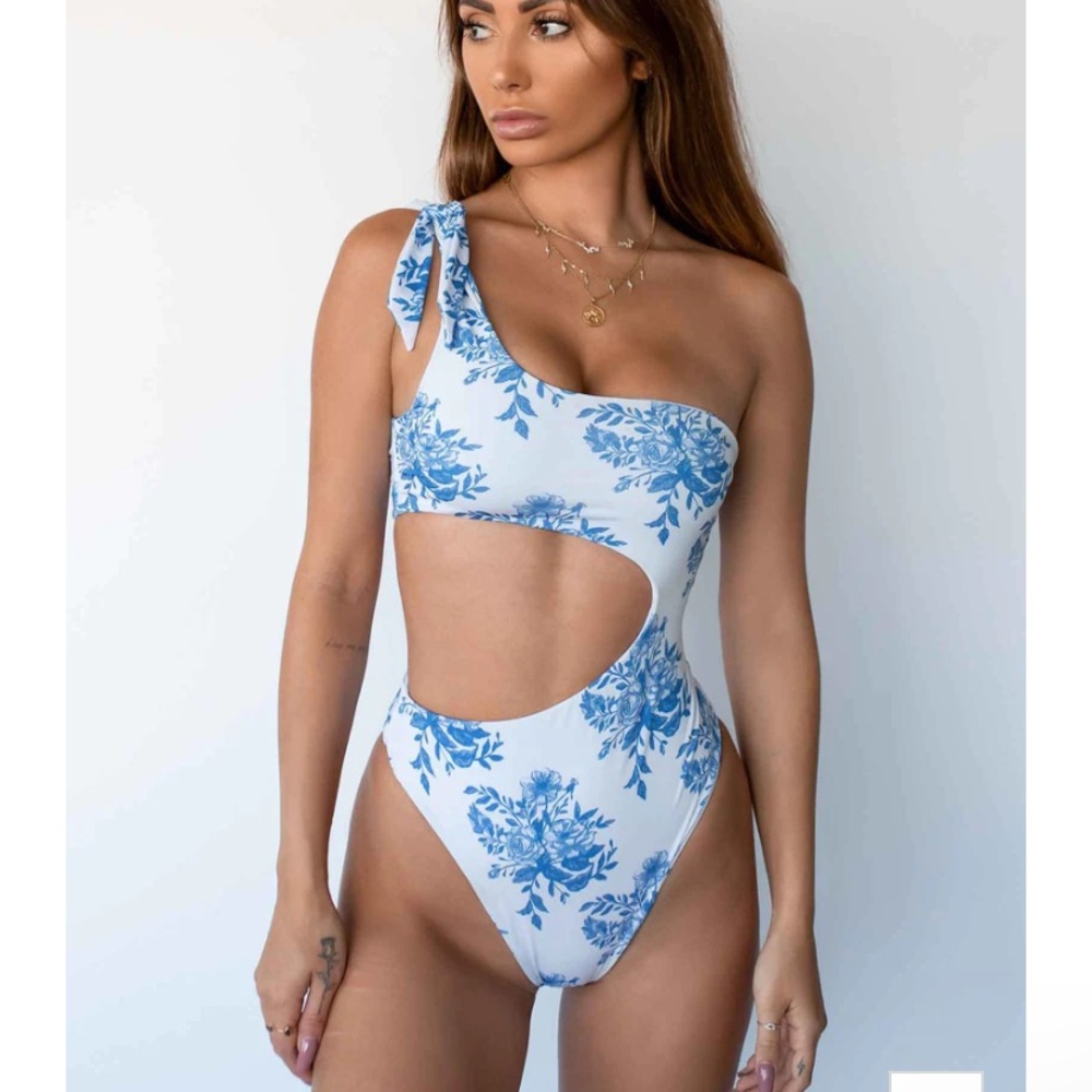 Farago the label katie one piece brand new with tags